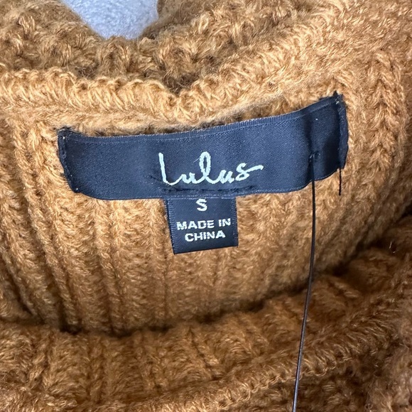 NWT Lulu's Carmichael Gold Off-the-Shoulder Sweater Cozy Knit Size Small - Picture 5 of 10